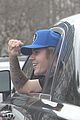 justin bieber fan falls out of car while chasing the singer 02
