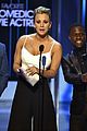 kaley cuoco feminism comments at peoples choice awards 2015 06