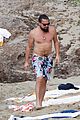 leonardo dicaprio continues st barts trip surrounded by women 11