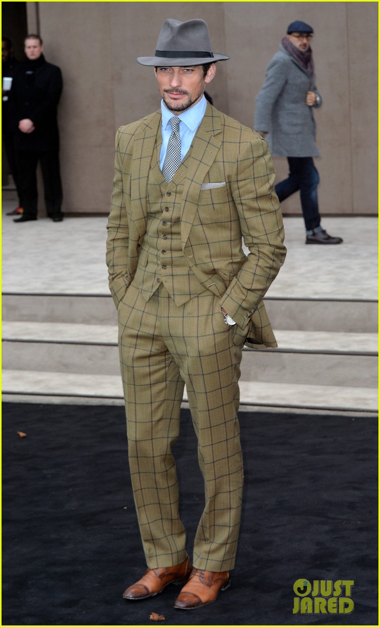 Jourdan Dunn Shows Orange is the New Black at Burberry Show: Photo