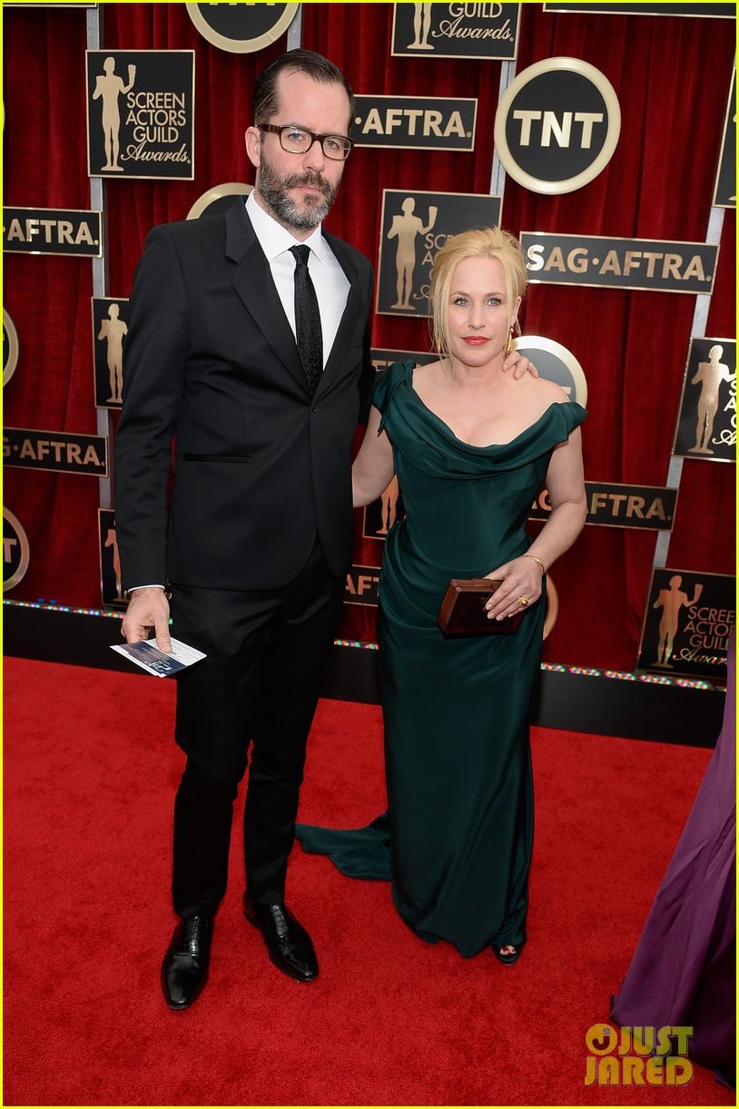 Ethan Hawke & Patricia Arquette Bring Their Significant Others to SAG