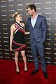 scarlett johansson runs into chris hemsworth gday gala 11