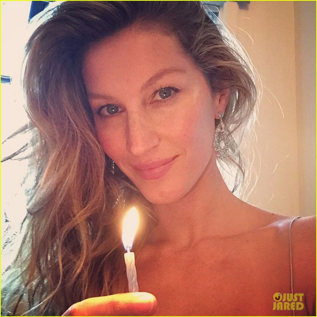 Gisele Bundchen Brightens Up Our Day With Her New Year Wishes Photo