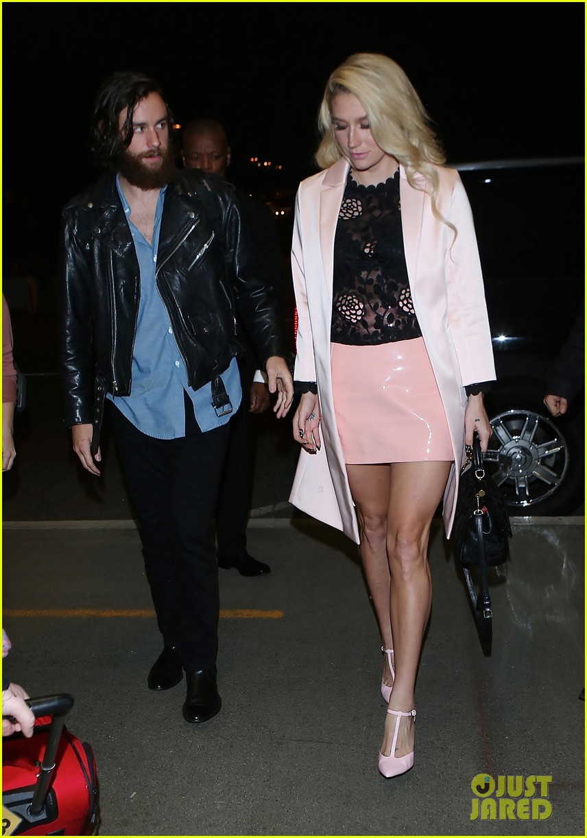 Kesha Makes Her Way to Brazil with Boyfriend Brad Ashenfelter: Photo