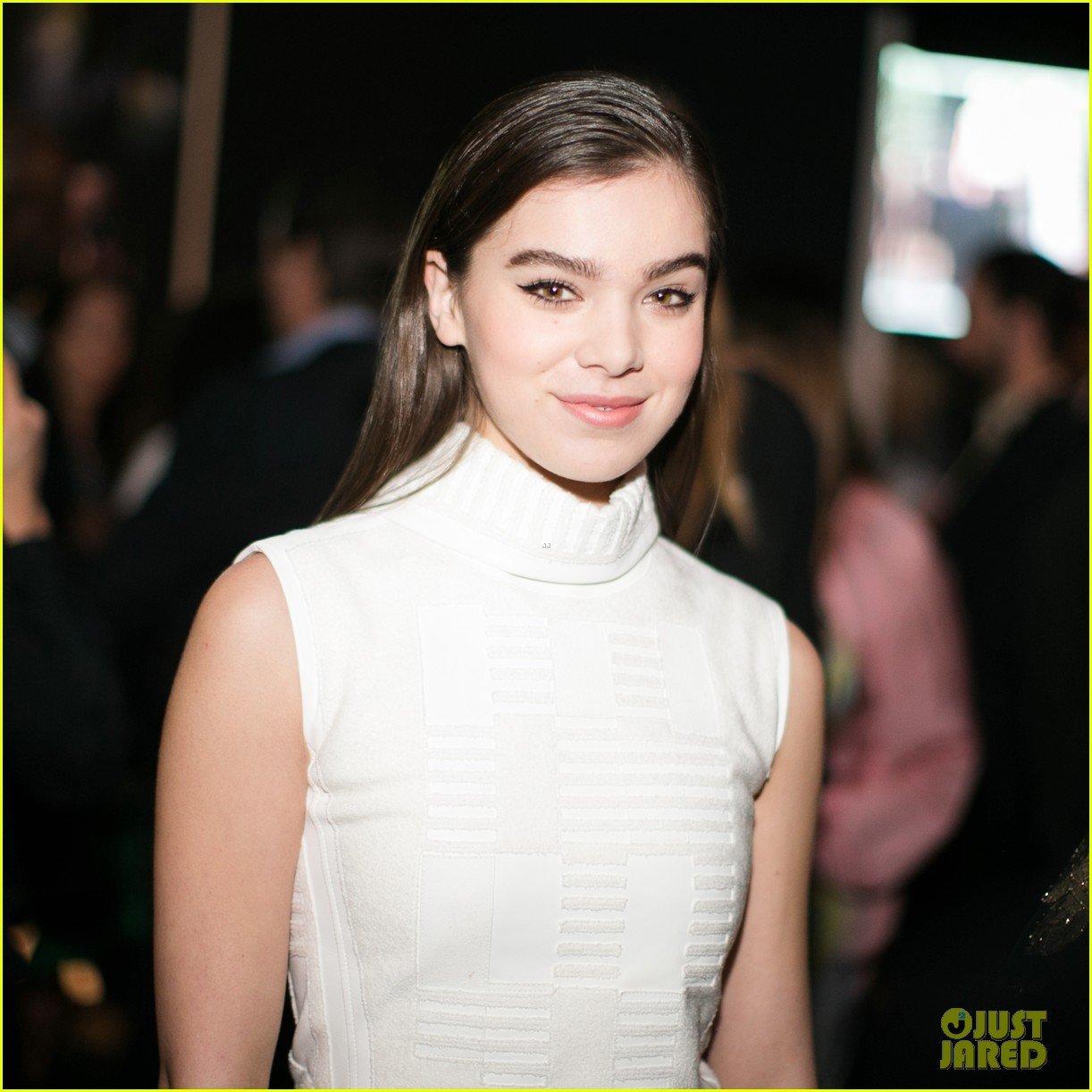 Miley Cyrus & Hailee Steinfeld Are White Hot at Shooting Stars Exhibit Opening Photo 3276459