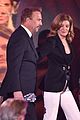 rene russo has laryngitis presents at critics choice 14