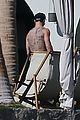 justin theroux looks ripped tan on his cabo vacation 01