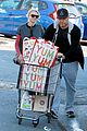 naomi watts liev schrieber whole foods shopping 02