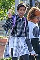 willow smith flashes a peace sign 02