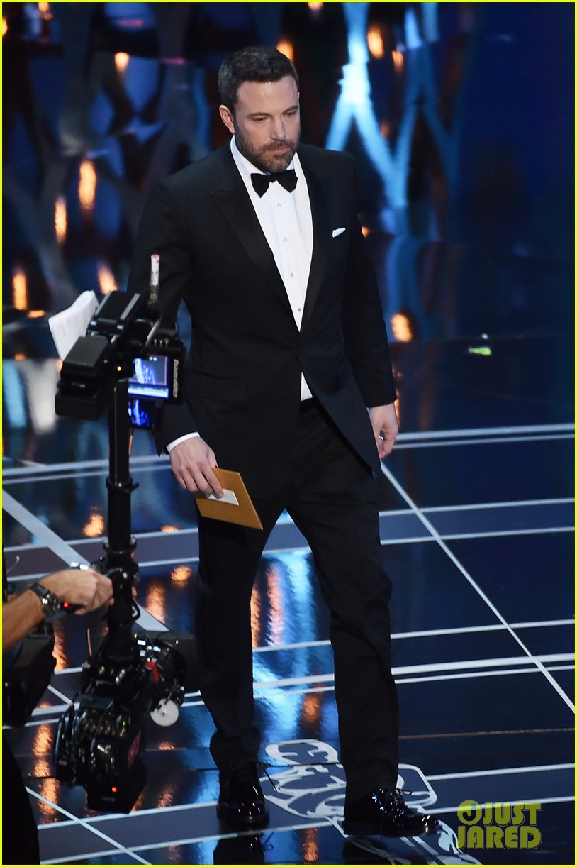 Ben Affleck Presents Best Director Award at Oscars 2015 Photo 3311251
