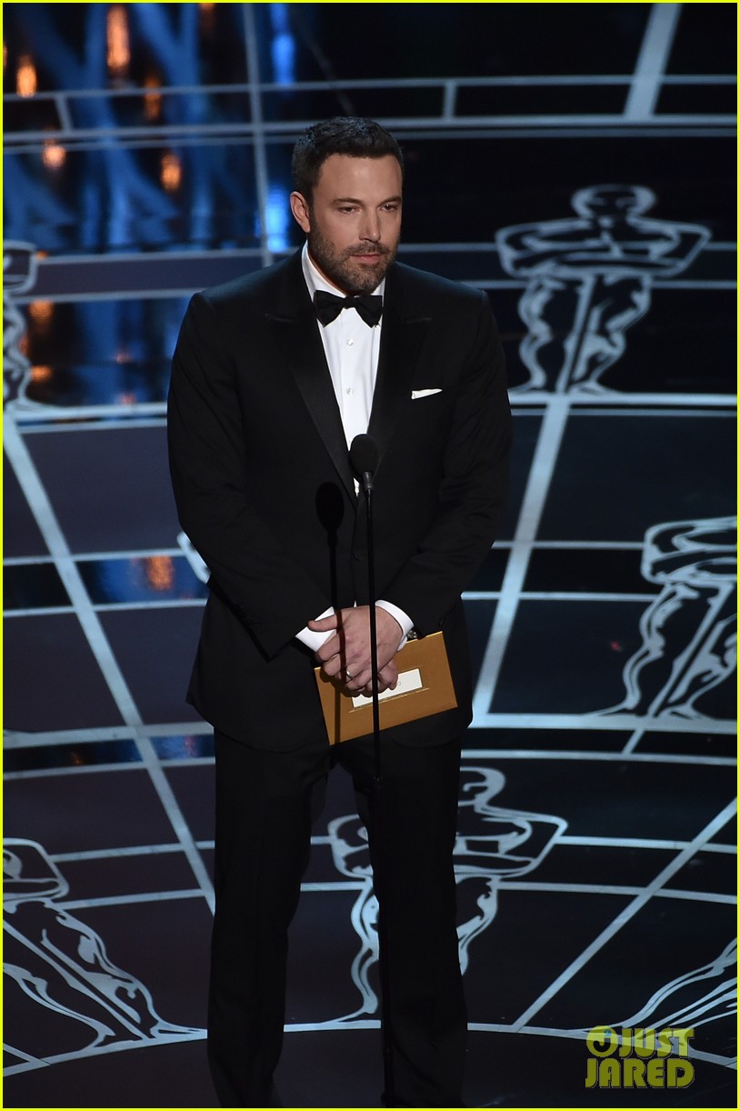 Ben Affleck Presents Best Director Award at Oscars 2015 Photo 3311253