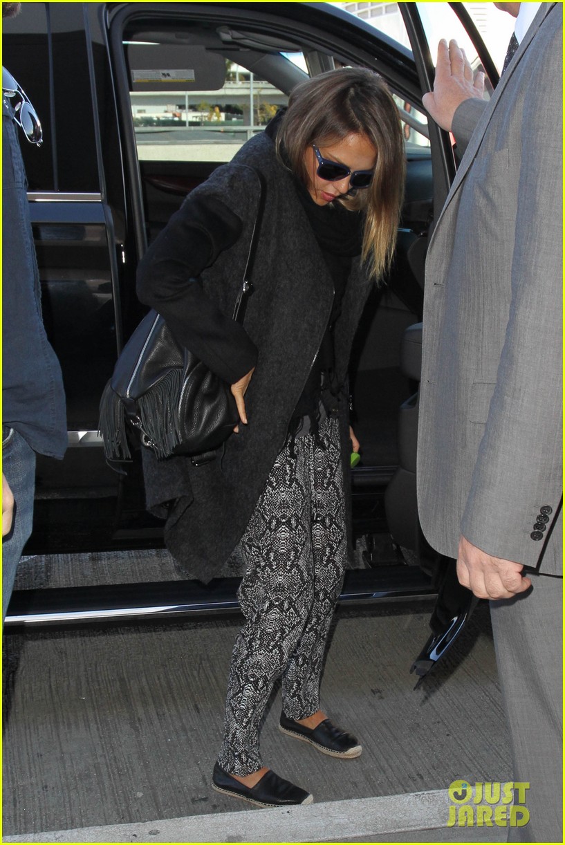 Photo: jessica alba gets honest for self column 07 | Photo 3315138