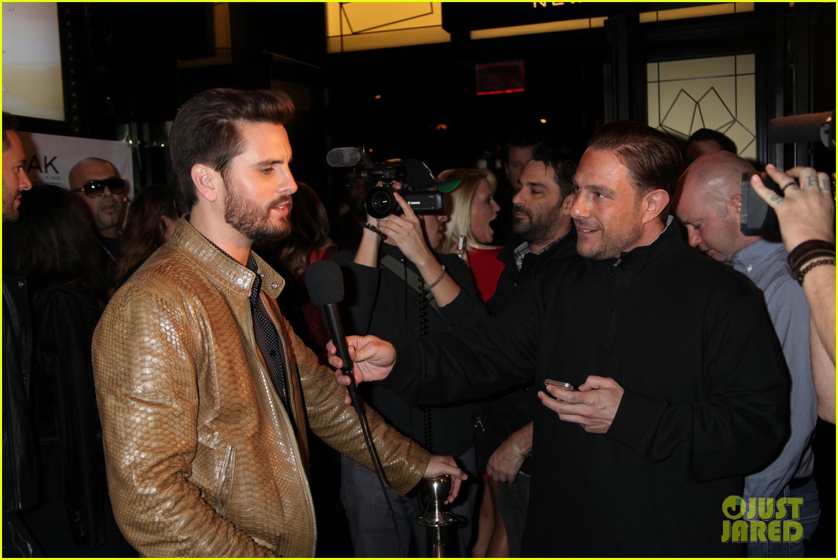 Kourtney Kardashian & Scott Disick Hit Party Scene in Las Vegas Photo