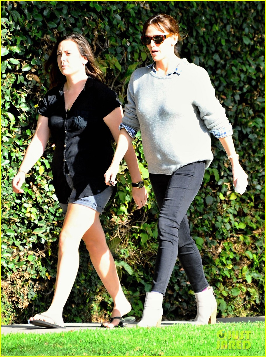 Jennifer Garner Grew Up With Lots of Community in West Virginia Photo