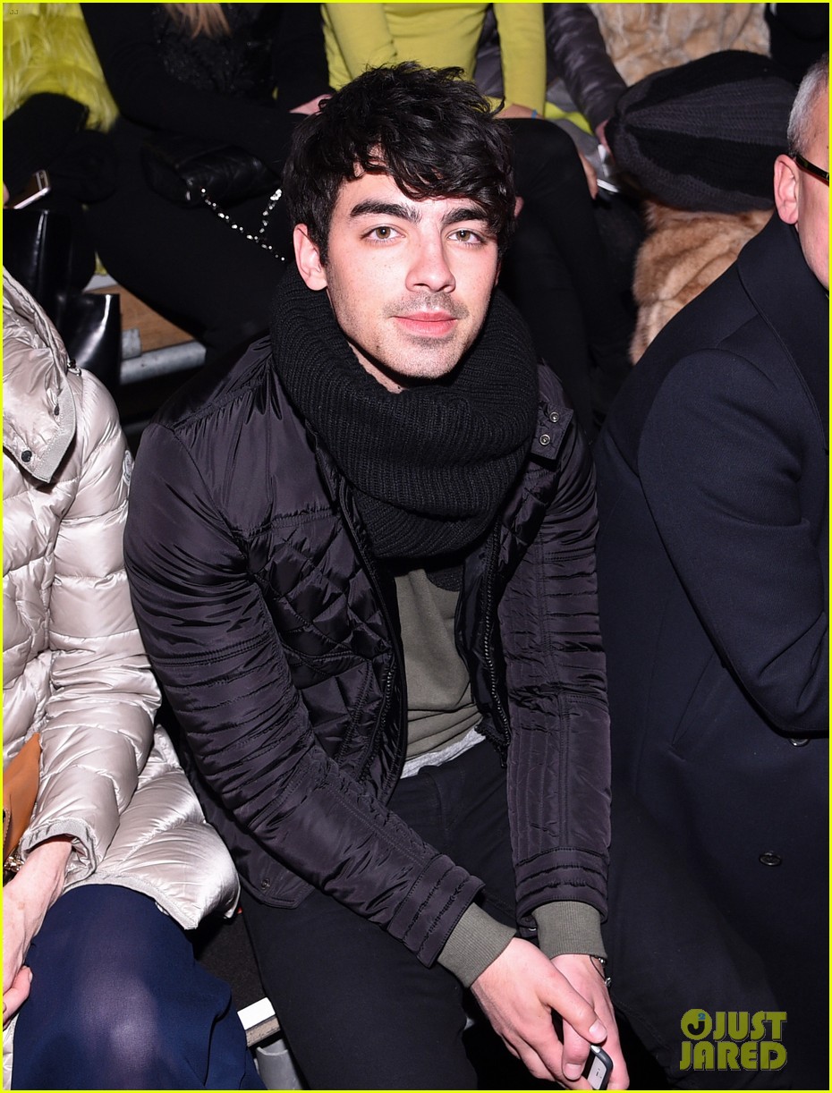 Joe Jonas Hits Up NYFW While Nick Heads to London Photo 3305035 Joe Jonas, Nick Jonas Photos