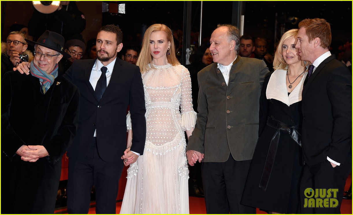 Nicole Kidman Debuts New Short Haircut at 'Queen of the Desert