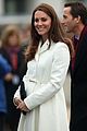 kate middleton tries her hand at painting 07