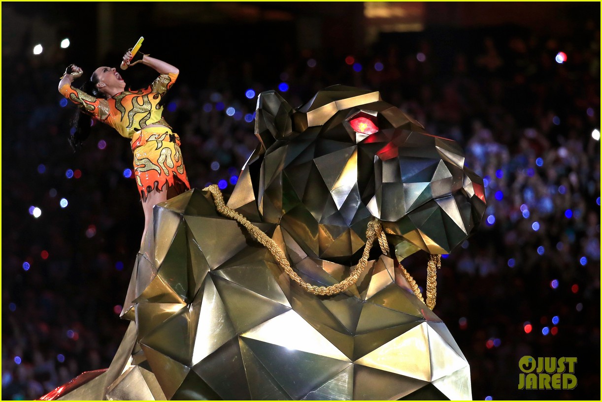 Katy Perry's Super Bowl Halftime Show 2015 Video WATCH NOW! Photo