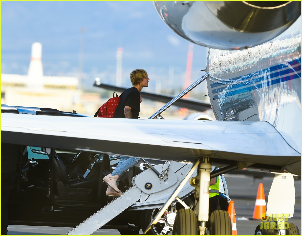 Watch First Look Clips of Justin Bieber's Comedy Central Roast! Photo