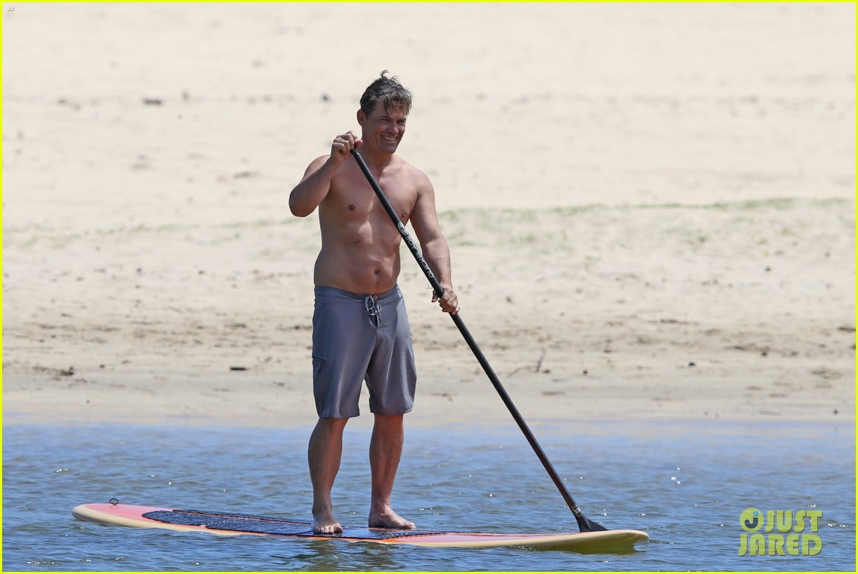 Josh Brolin Goes Shirtless for Paddleboarding Fun in Hawaii josh brolin goe...