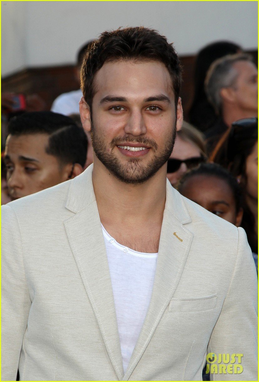 Photo ryan guzman cast in heroes reborn pilot 03 Photo 3331435