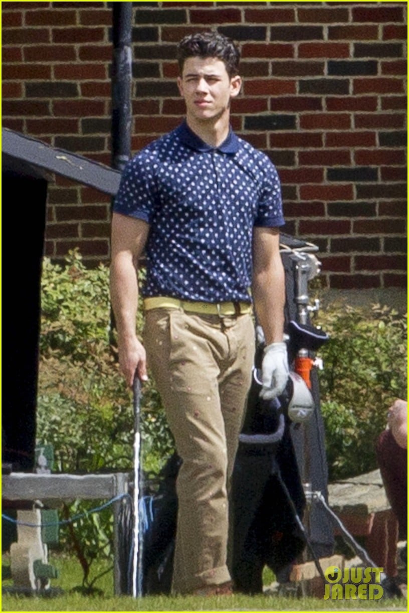 Nick Jonas' Biceps Are Covered In Paint For 'Chains' Music Video Watch Now! Photo 3337910