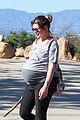 milla jovovich pregnant daily hikes 01
