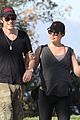 milla jovovich pregnant hike 03