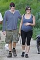milla jovovich pregnant hike 13