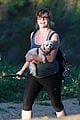 milla jovovich pregnant hike 14