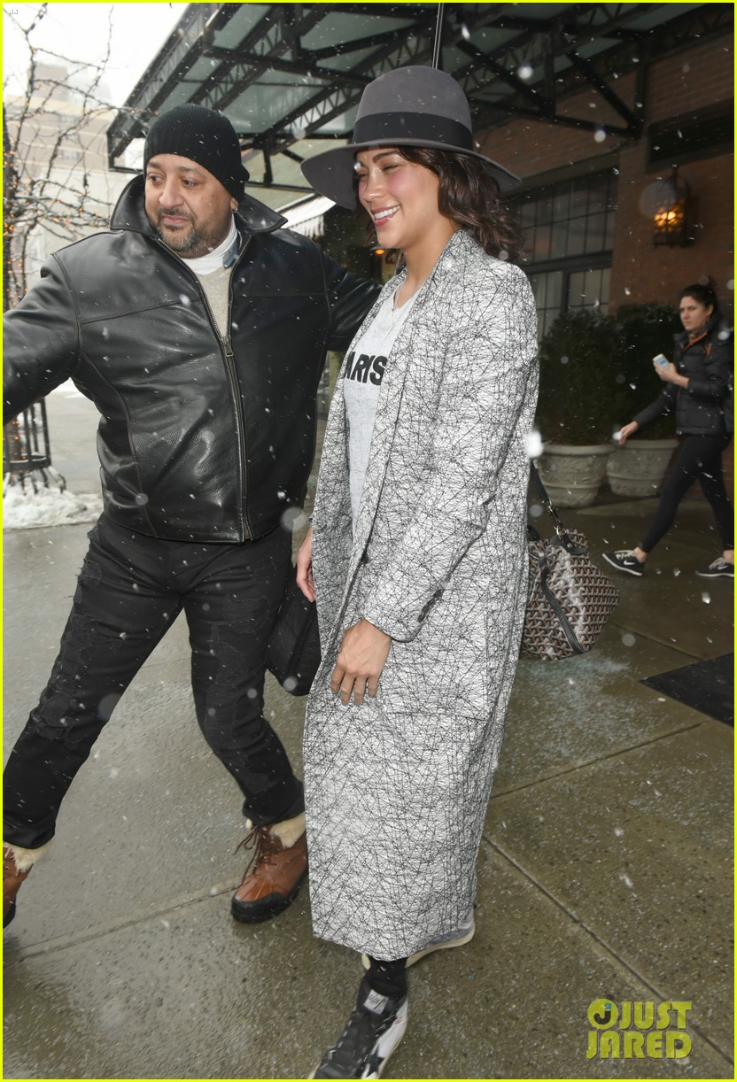 Paula Patton Calls Ellen Tracy Collaboration a Blessing Photo 3320094