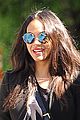 zoe saldana shopping with a friend 02