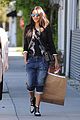 zoe saldana shopping with a friend 15