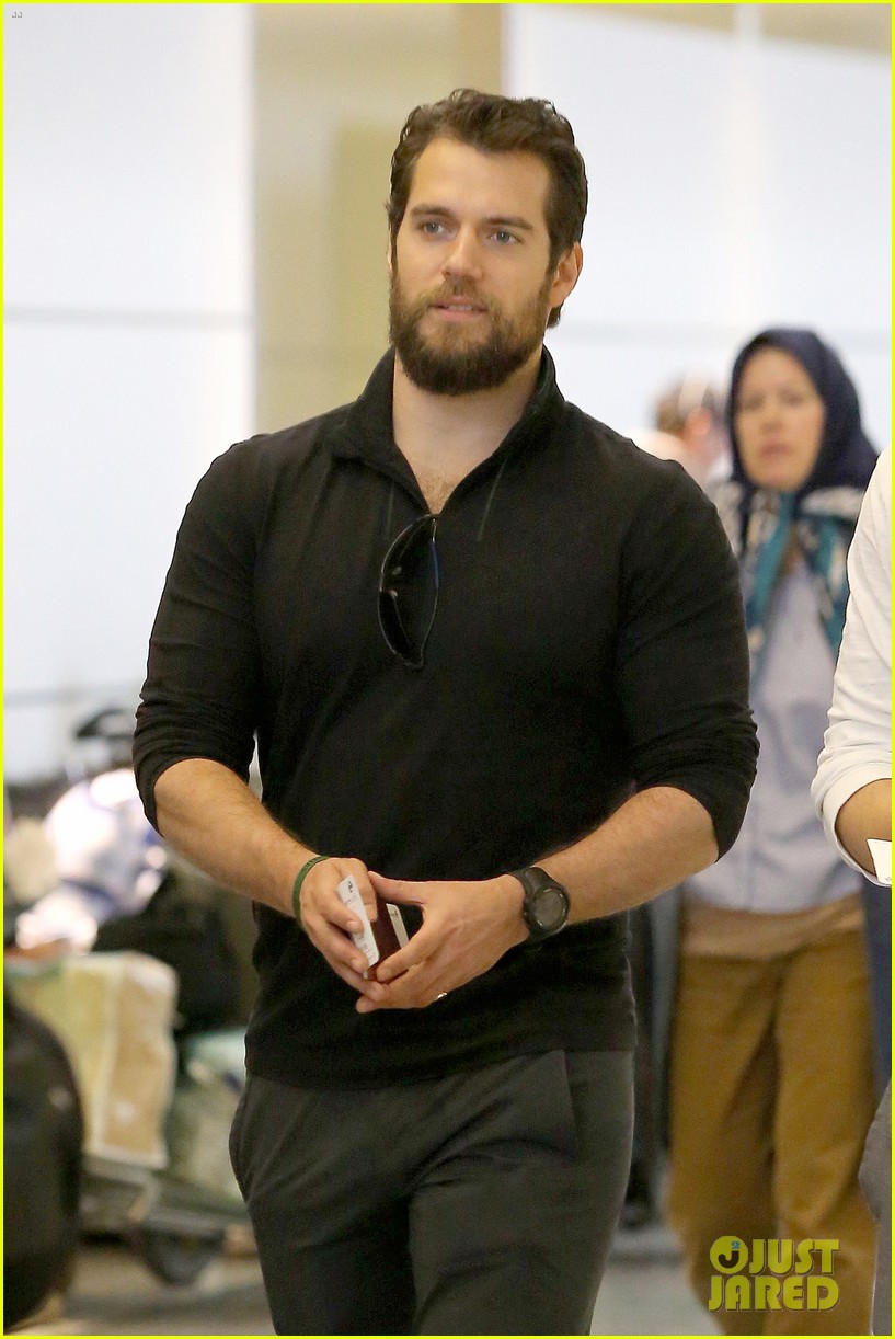 henry cavill explains why dawn of justice not superman sequel 013353701