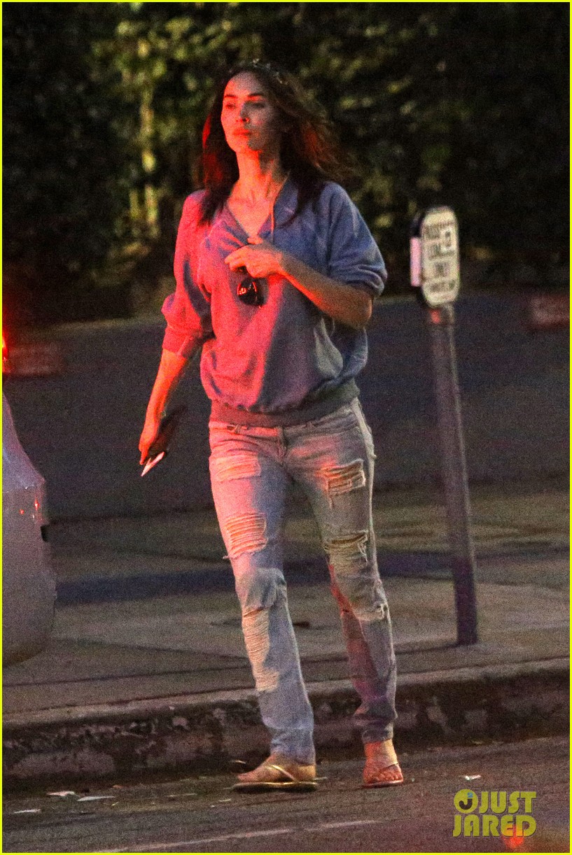 Photo: megan fox easter sunday selfie 07 | Photo 3341086 | Just Jared