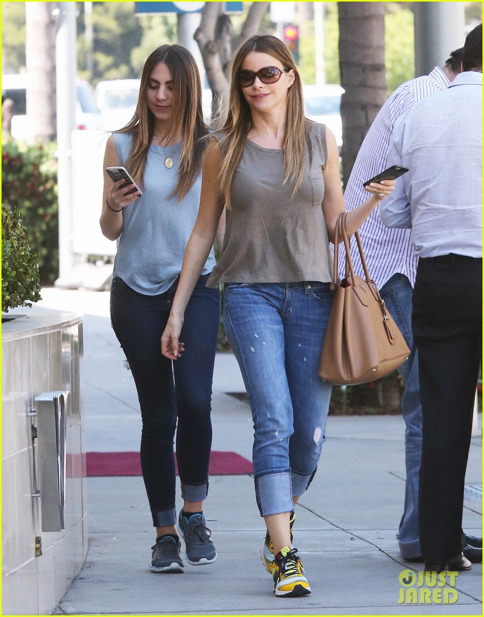 Sofia Vergara's Ex Nick Loeb Pens Intense OpEd About Their Frozen