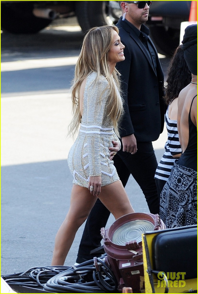 Jennifer Lopez to Star in New Movie 'Mother I'd Like to...' Photo(01)