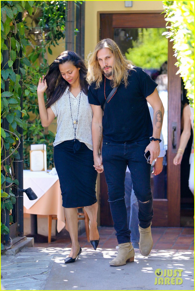 Zoe Saldana Helps Celebrate Her Father-in-Law's Birthday: Photo 3338920