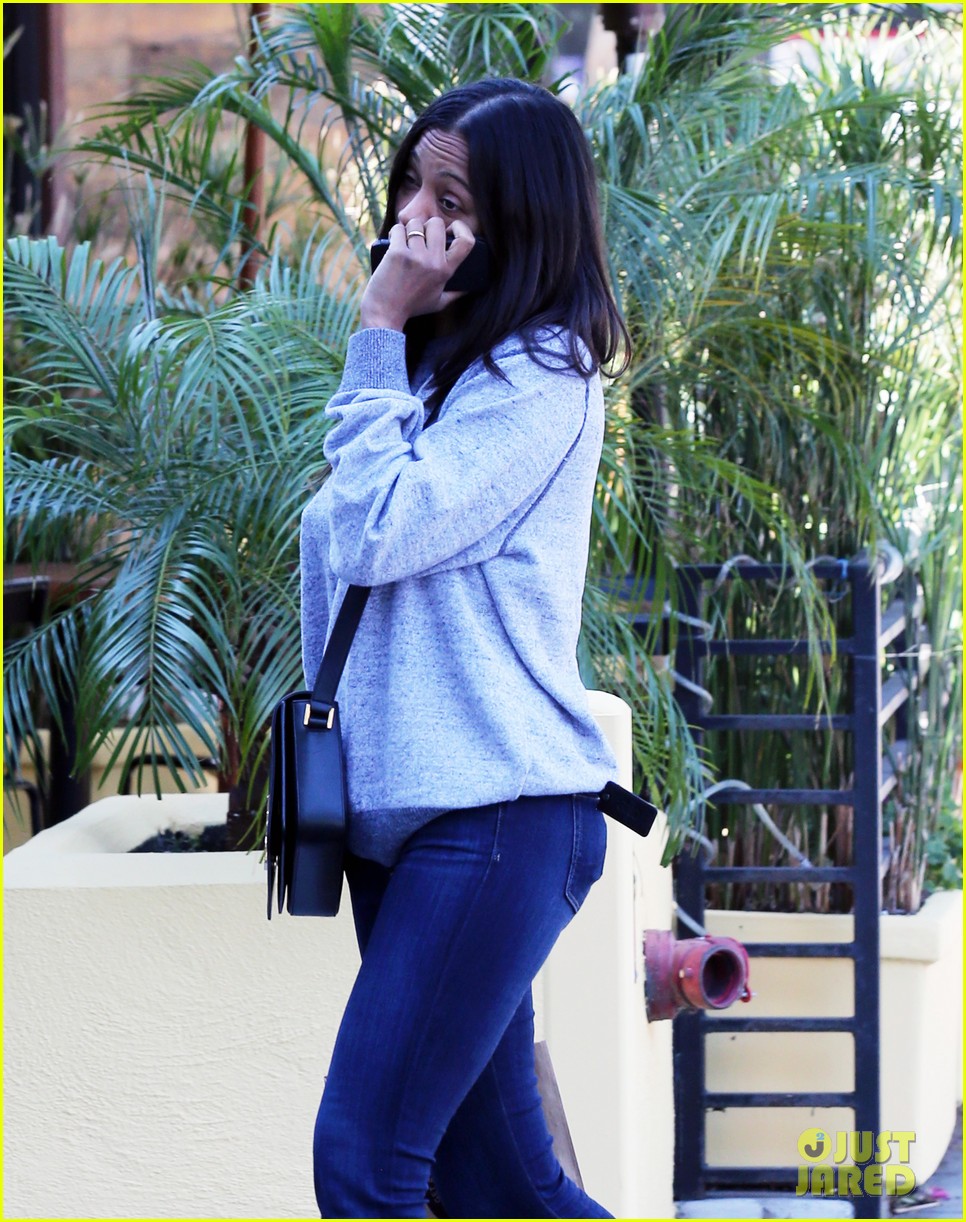 Zoe Saldana Details the Difficulty of Losing Pregnancy Weight in Note