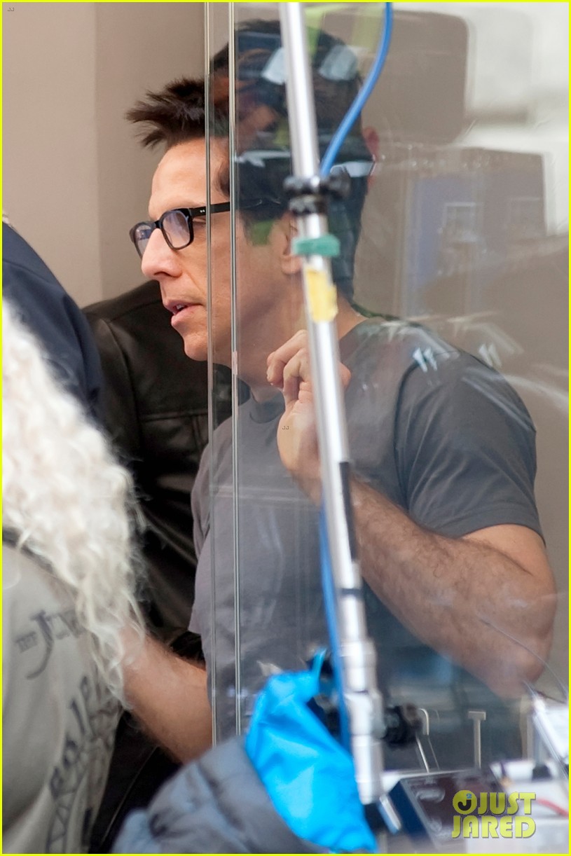 Photo ben stiller cyrus arnold wear matching headbands zoolander 2 08