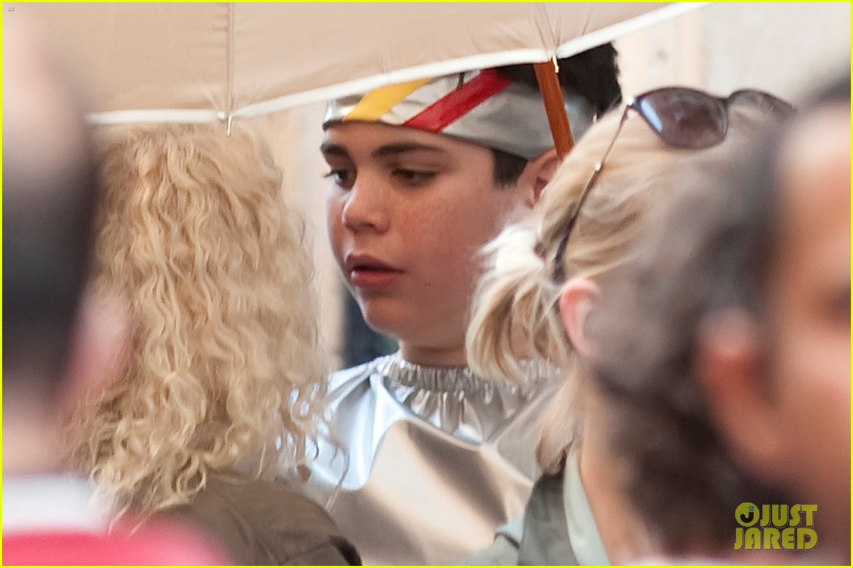 Ben Stiller & Cyrus Wear Matching Headbands For 'Zoolander 2' Car