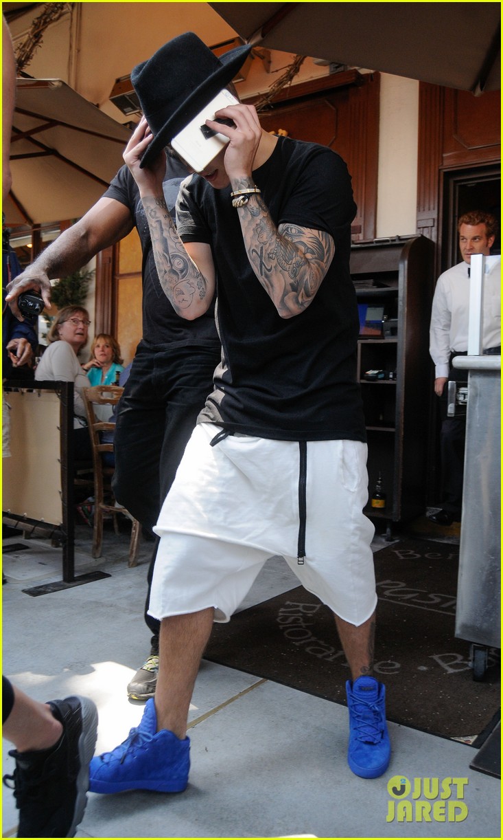 Justin Bieber Brings Soul to Boyz II Men's 'I'll Make Love to You(02)