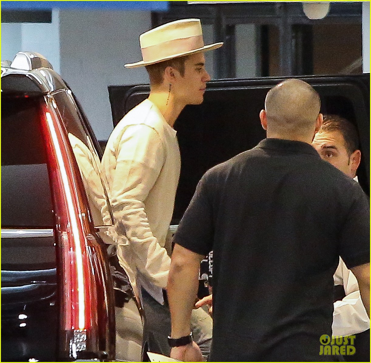 Justin Bieber Grabs Lunch With Hailey Baldwin After Spending Time With
