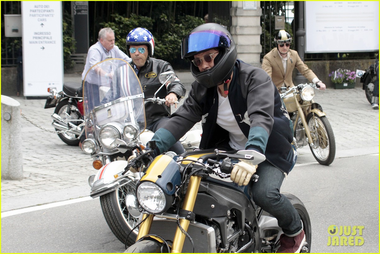 Orlando Bloom Promotes Custom BMW S 1000 R Motorcycle in Italy: Photo ...