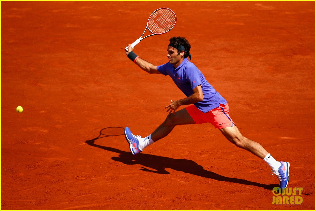 Roger Federer Is 'Not Happy' After Fan Rushes the Court Photo 3377381