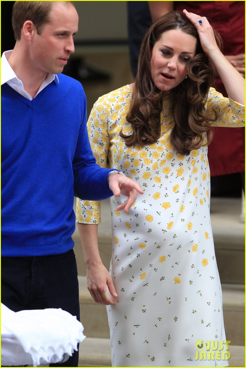 Photo: royal baby girl first appearance with kate middleton prince ...