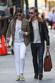 anne hathaway adam shulman go to bday party 12