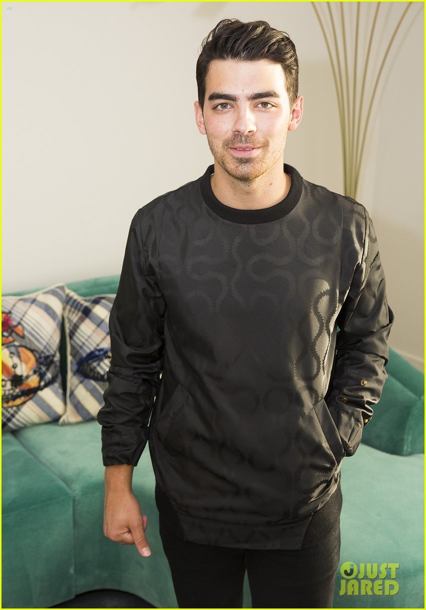 Emmanuelle Chriqui & Zendaya Hit Up The Reveal Of The Penthouse