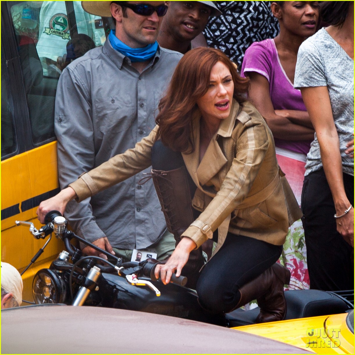 Photo scarlett johansson captain america civil war set pictures 09