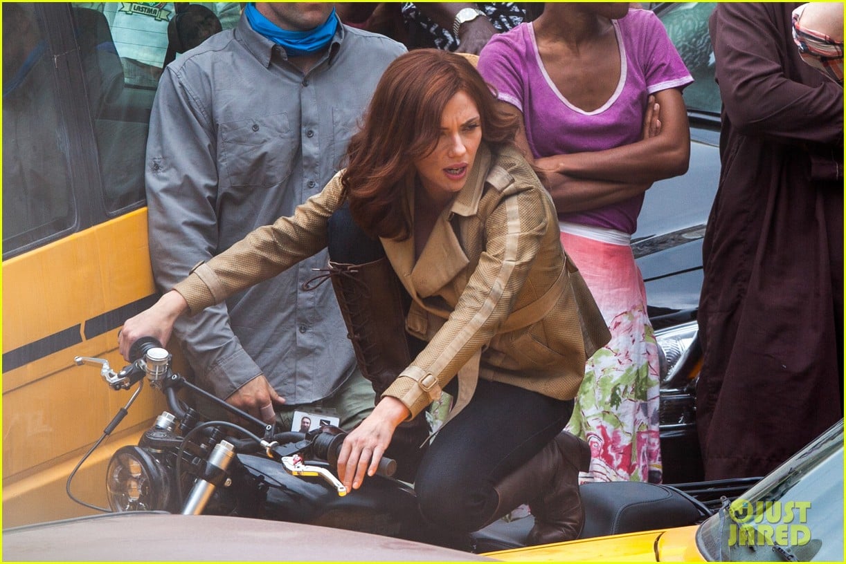Photo scarlett johansson captain america civil war set pictures 15